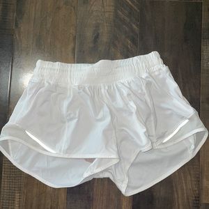 Lululemon Hotty Hot Lined Short 2.5”